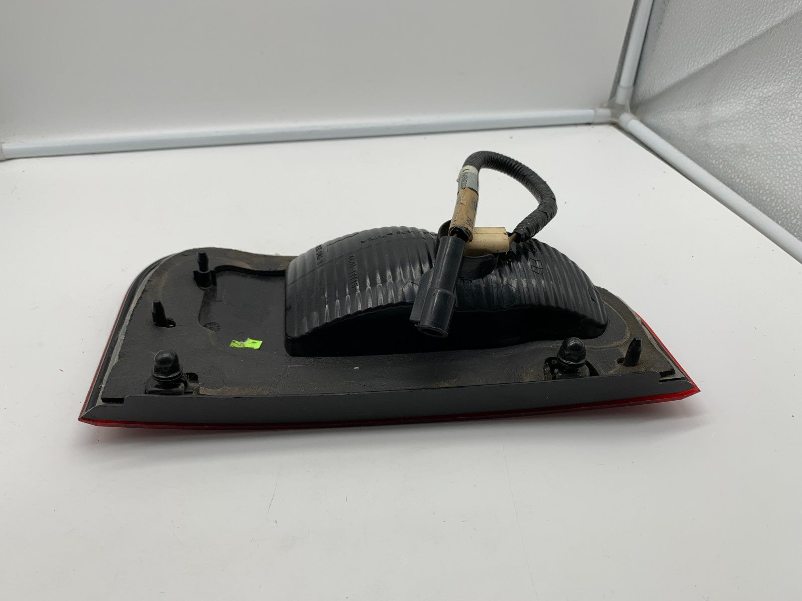 2003-2006 Lincoln Navigator Driver Side Liftgate Tail Light Taillight A01B41017