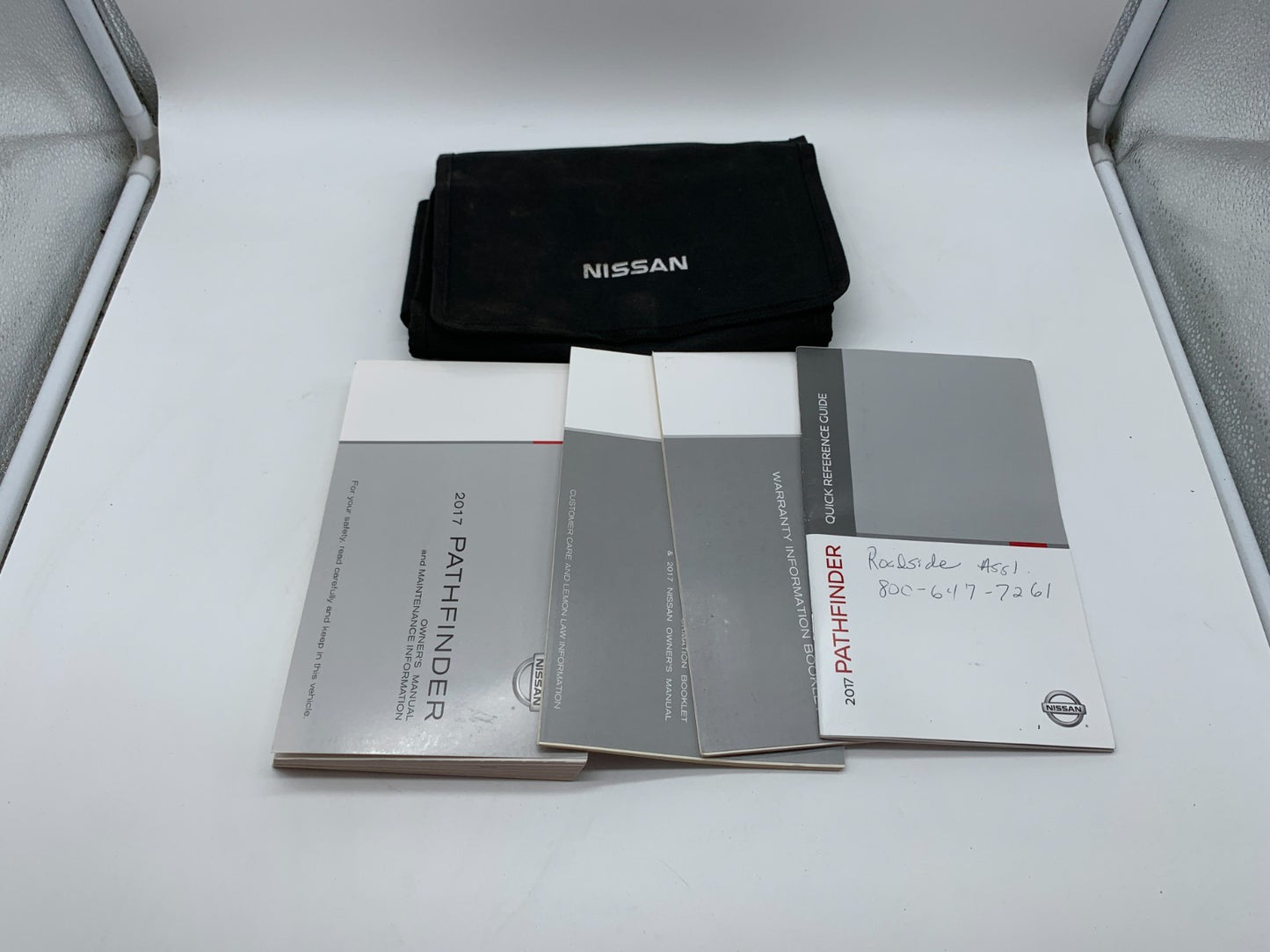 2017 Nissan Pathfinder Owners Manual Set with Case OEM B01B23006