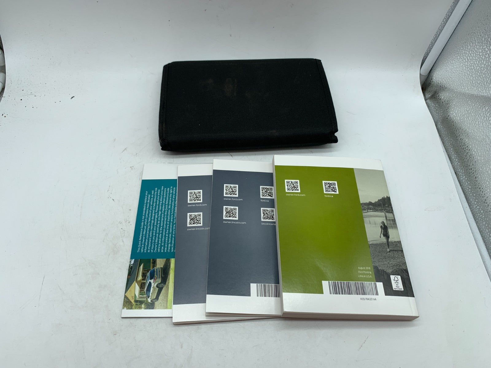 2019 Ford Escape Owners Manual Set with Case OEM A04B35010