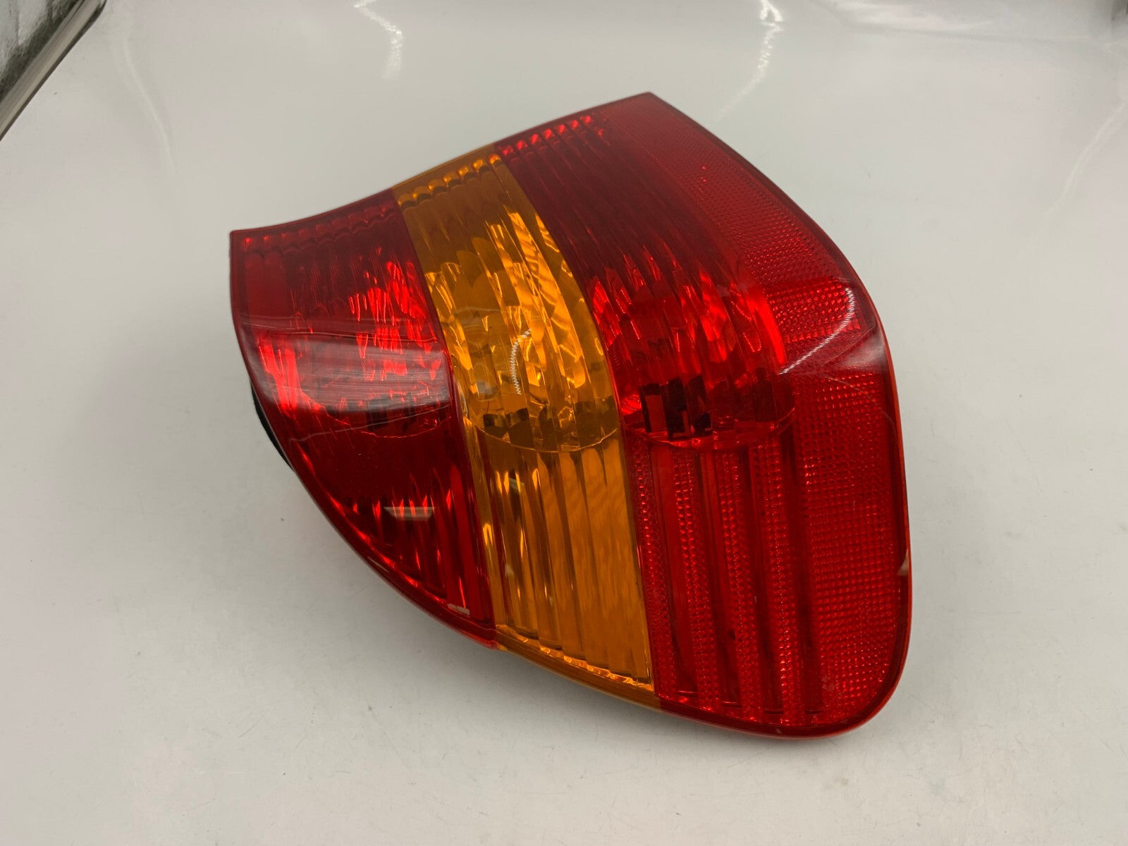 2004-2006 BMW 350i Coupe Driver Side Taillight Tail Light OEM B04B10027