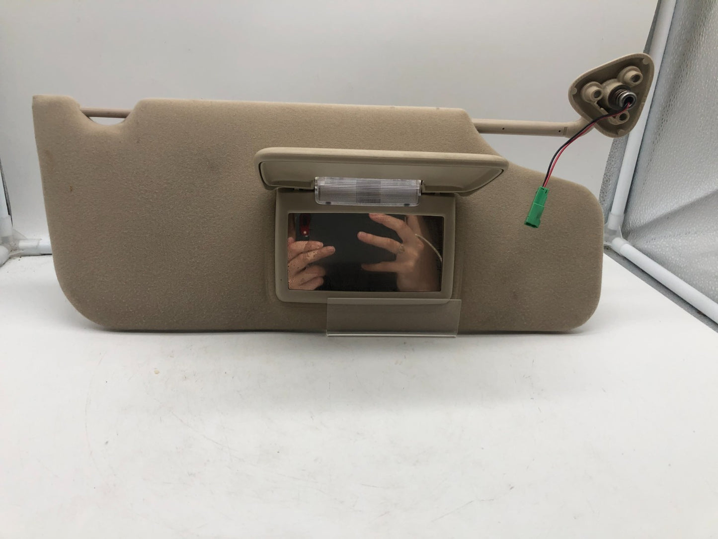 2005-2007 Mercury Montego Passenger Sun Visor Beige Illuminated OEM A01B06009