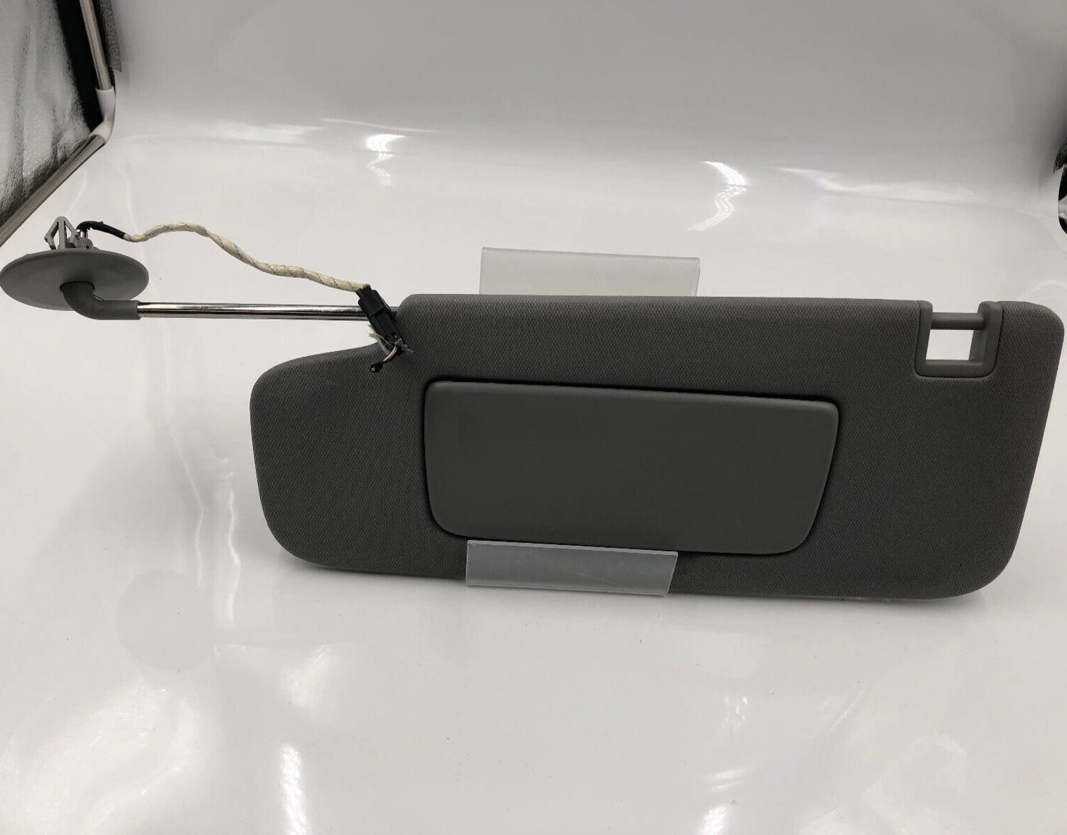 2018-2019 Chevrolet Equinox Driver Sun Visor Gray Illuminated OEM B04B32085
