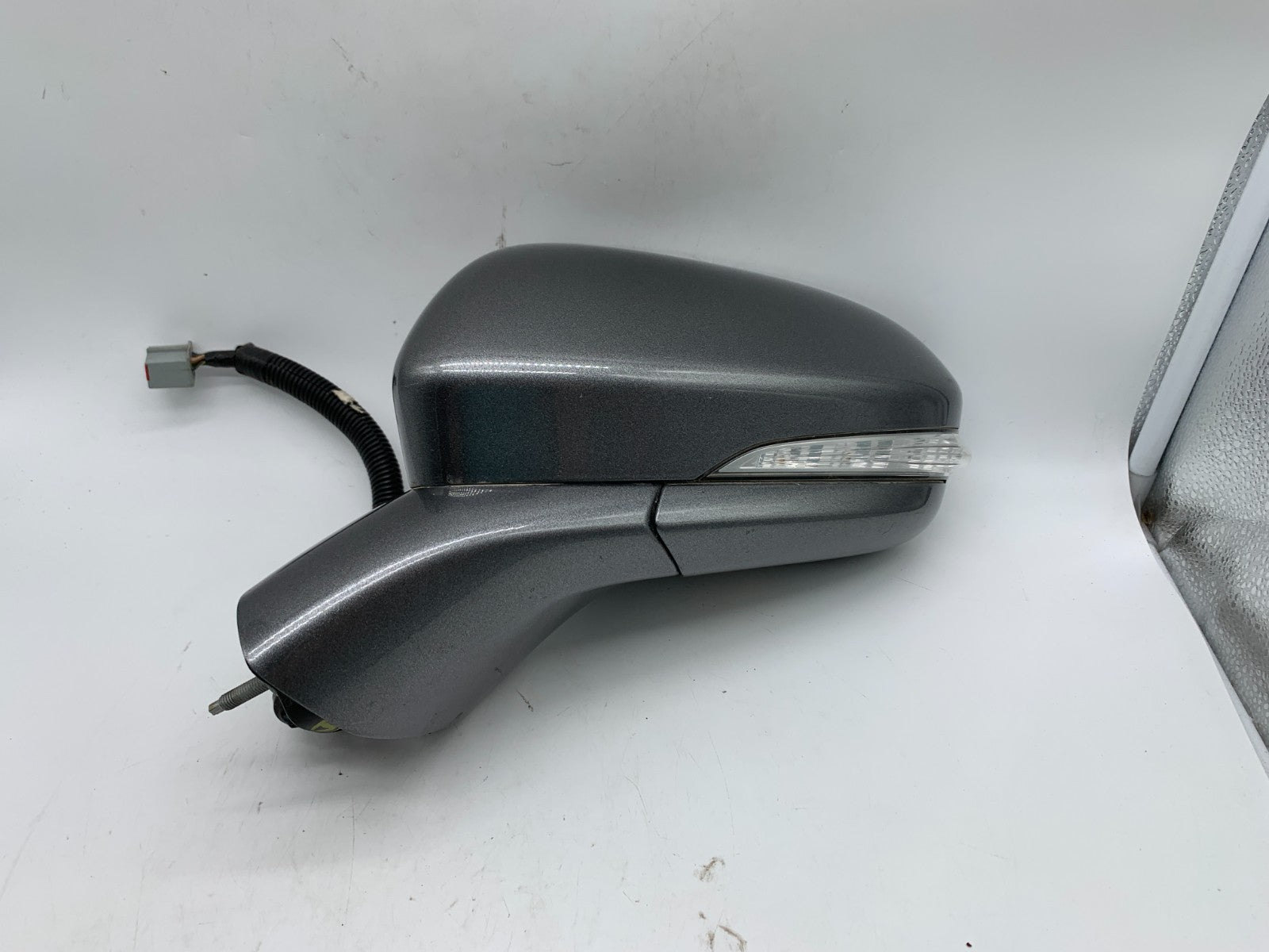 2013-2014 Ford Fusion Driver Side View Power Door Mirror OEM A04B07003