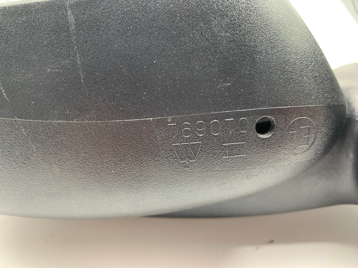 2002-2007 Jeep Liberty Driver Side View Power Door Mirror Black OEM C03B24008