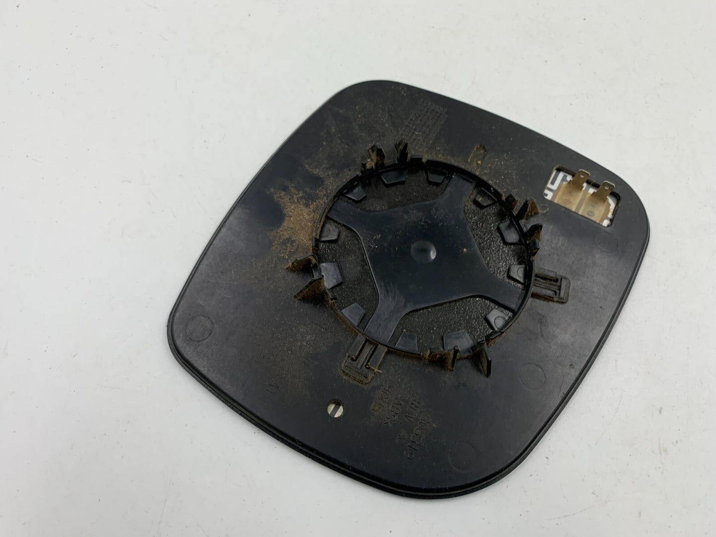 2008-2010 Chrysler Town & Country Driver Power Door Mirror Glass Only E01B43081