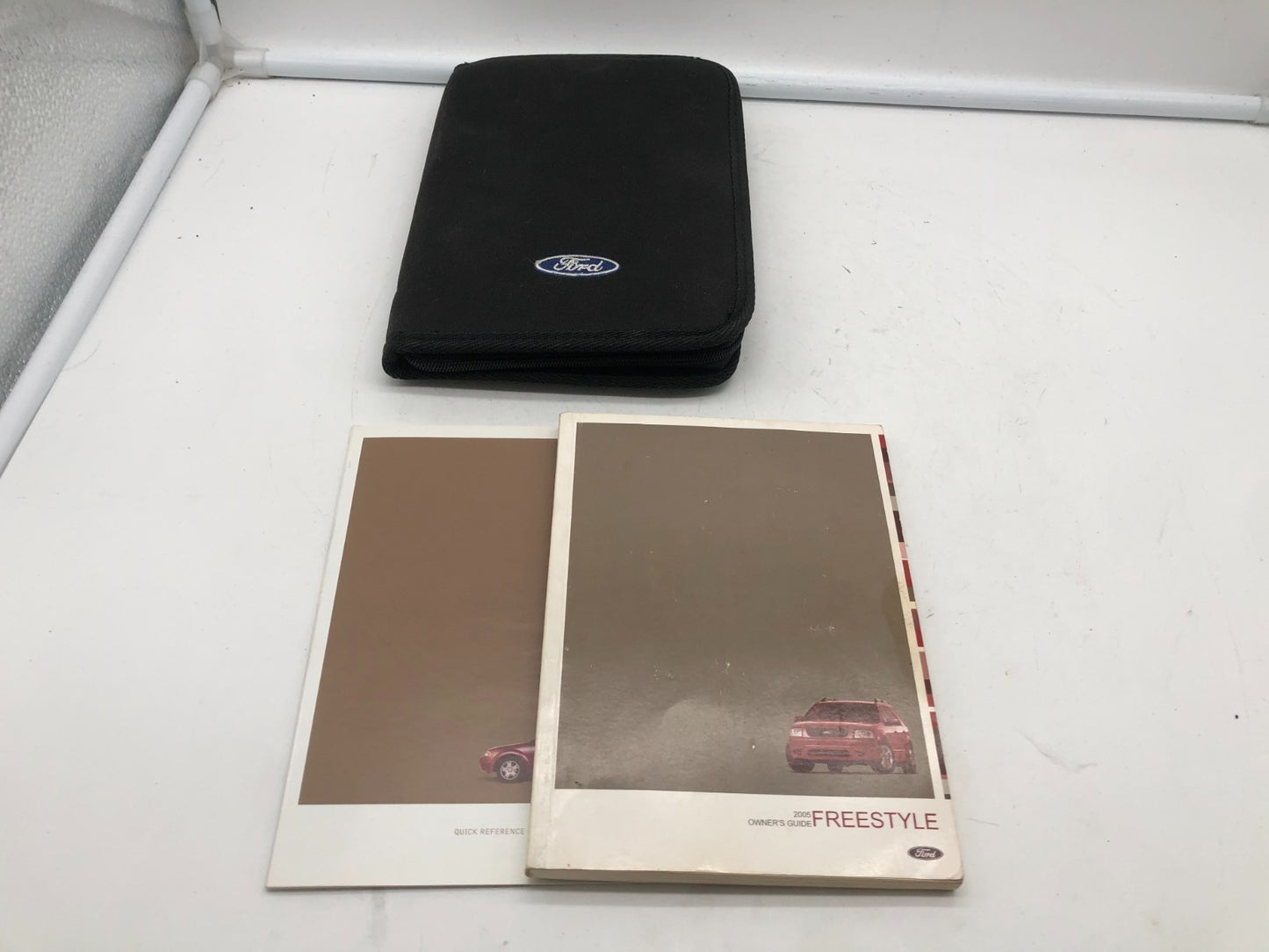2005 Ford Freestyle Owners Manual Set with Case OEM B04B22036