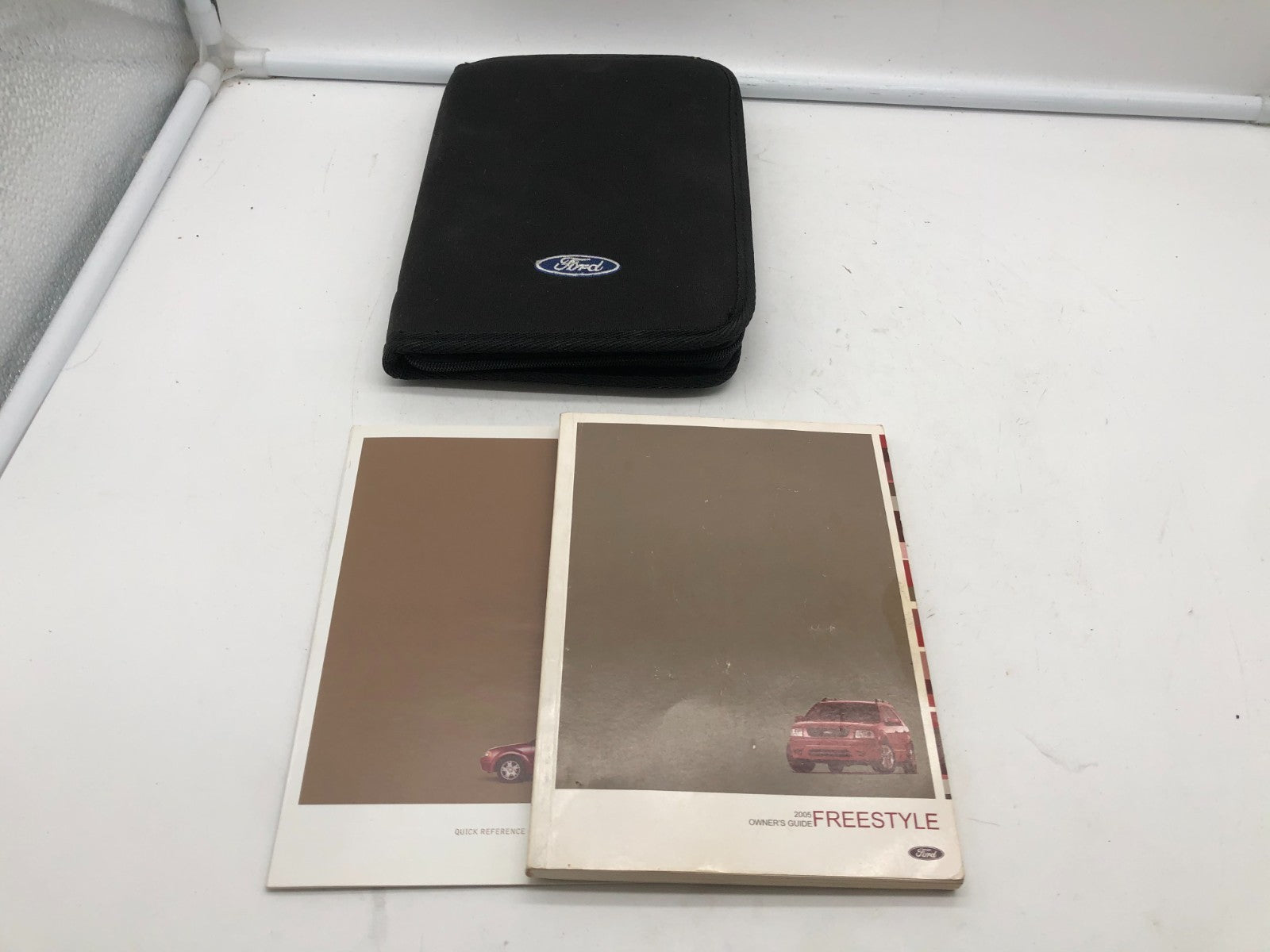 2005 Ford Freestyle Owners Manual Set with Case OEM B04B22036
