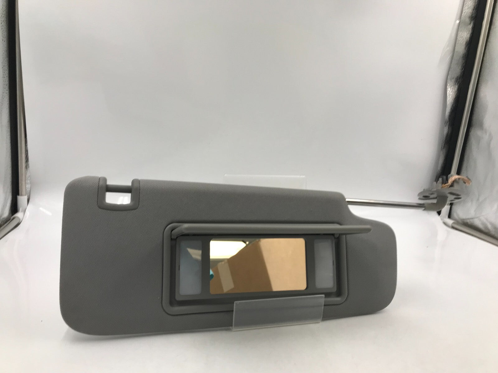 2016-2023 Chevrolet Malibu Passenger Sun Visor Illuminated OEM C03B26031