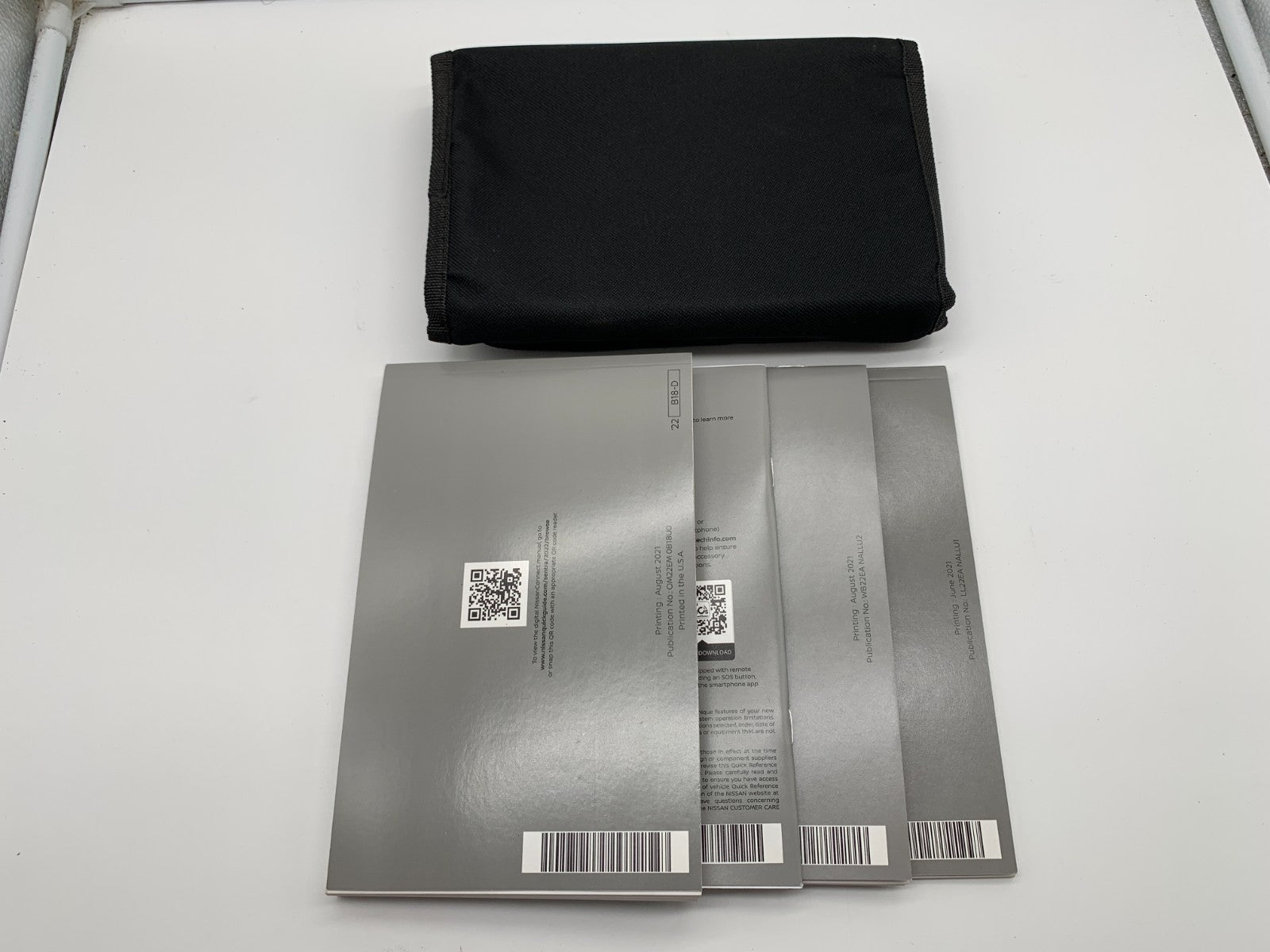 2022 Nissan Sentra Owners Manual Set with Case OEM C03B50013