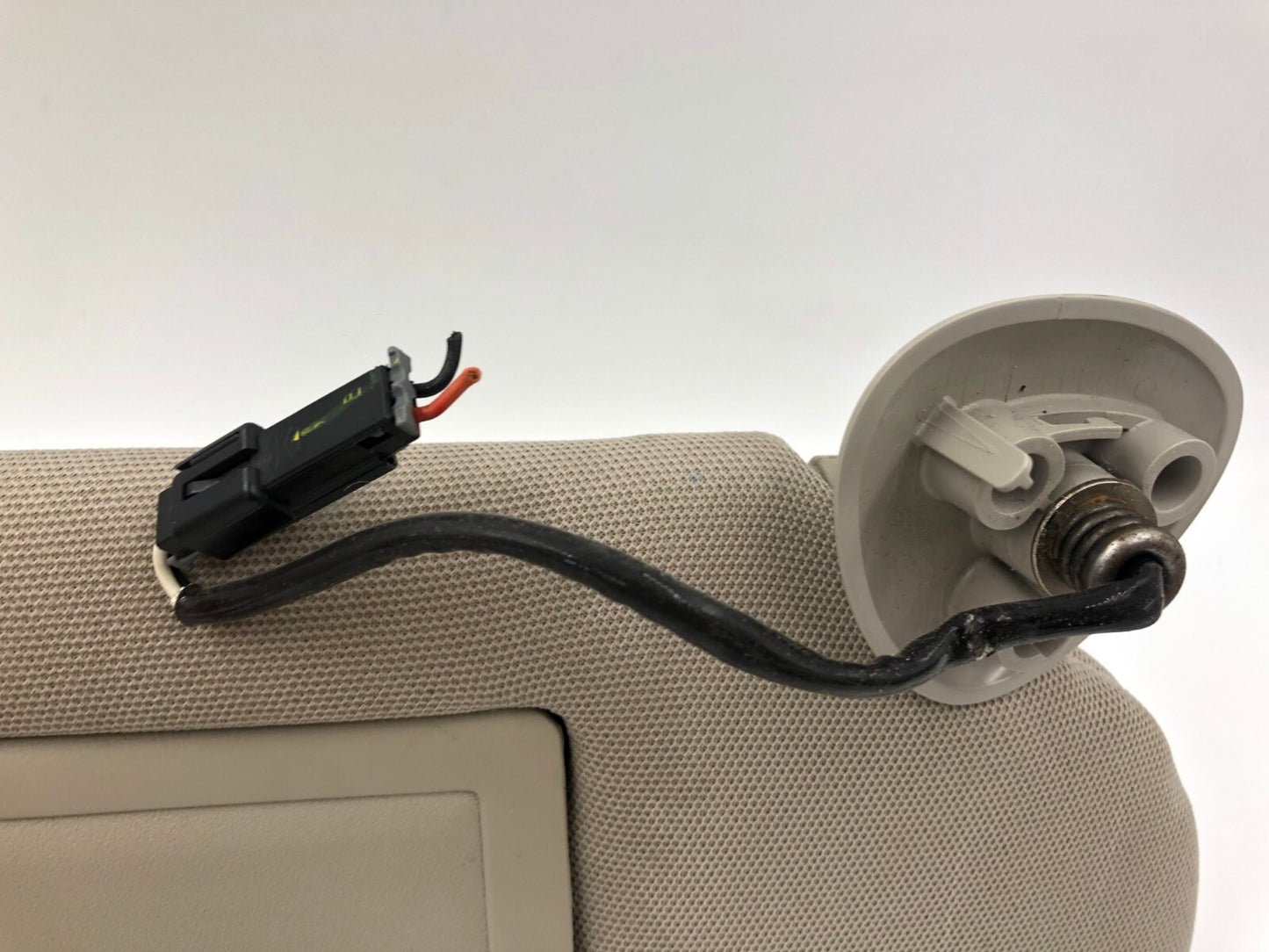 2005-2008 Pontiac Grand Prix Passenger Sun Visor Gray OEM C04B16022