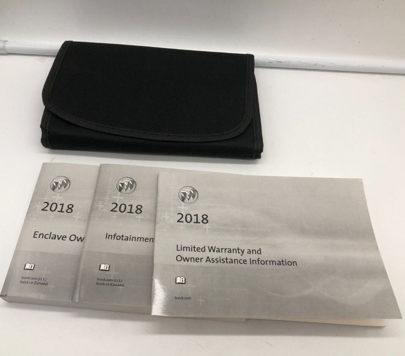 2018 Buick Enclave Owners Manual Set with Case OEM E03B47003