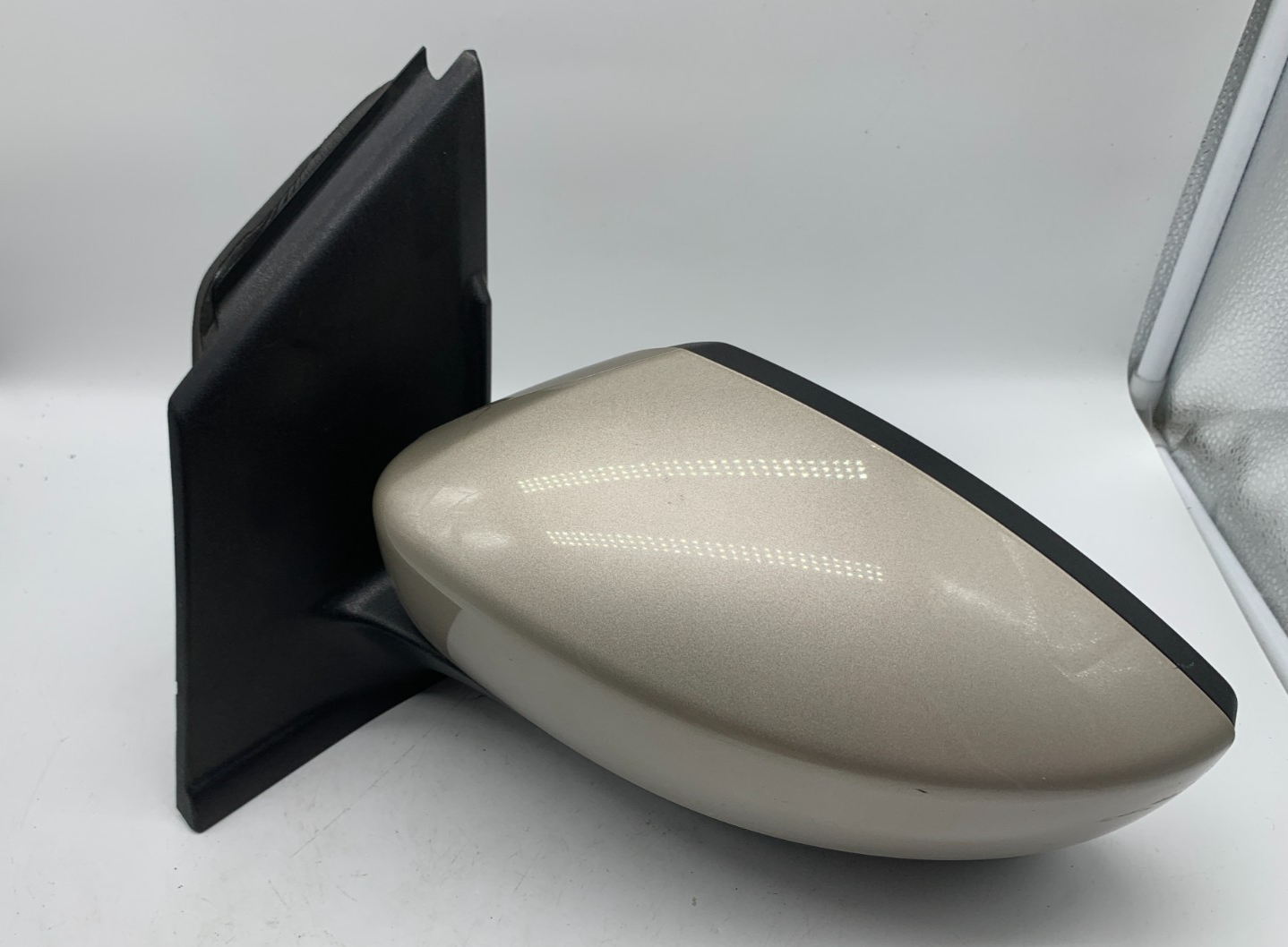 2017-2019 Ford Escape Driver Side View Power Door Mirror White Gold B02B27008