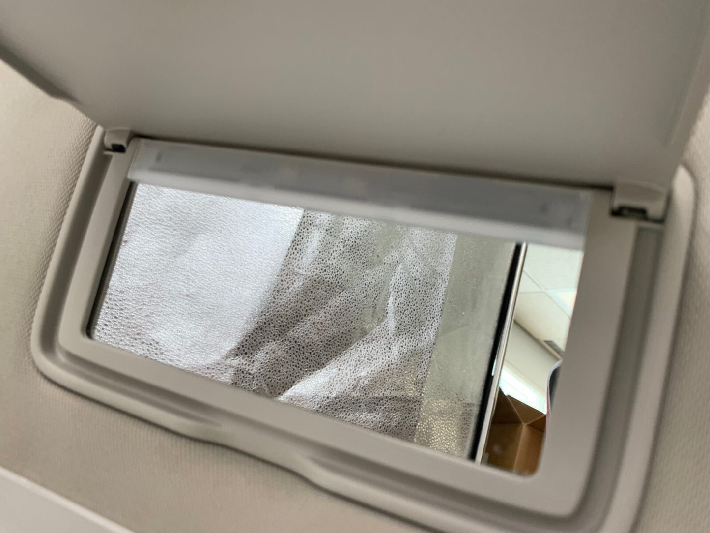 2014-2017 Nissan Rogue Passenger Sun Visor Gray Illuminated OEM C04B66007