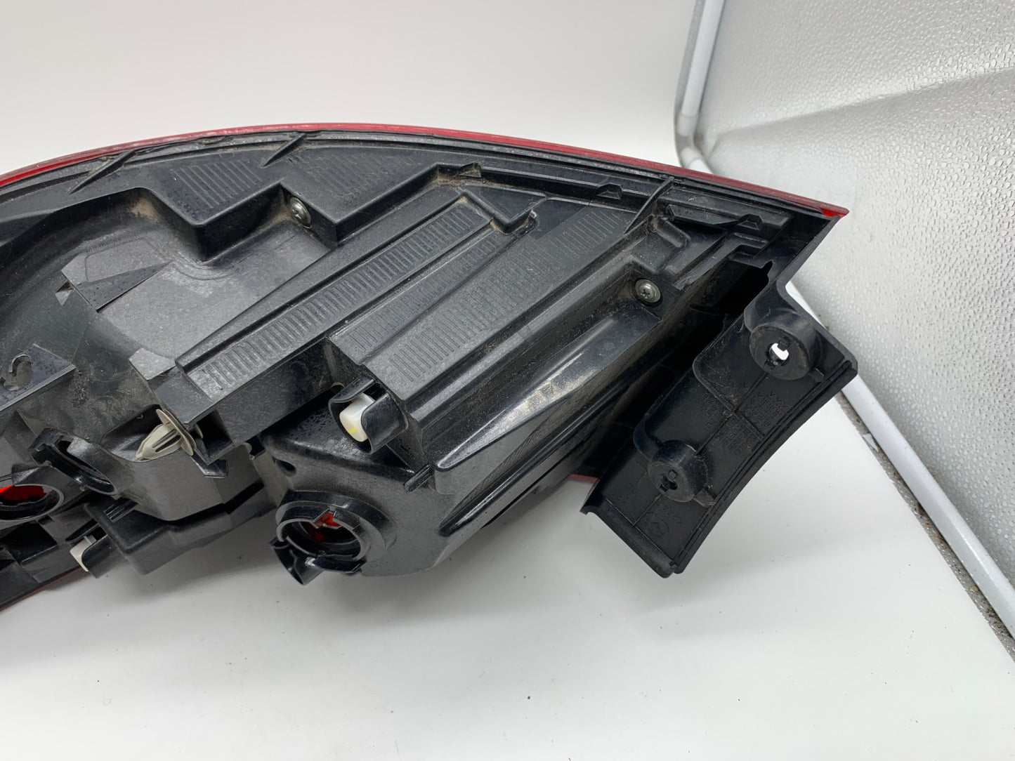 2013-2015 Mazda CX9 CX-9 Driver Tail Light Taillight Lamp OEM D03B66004