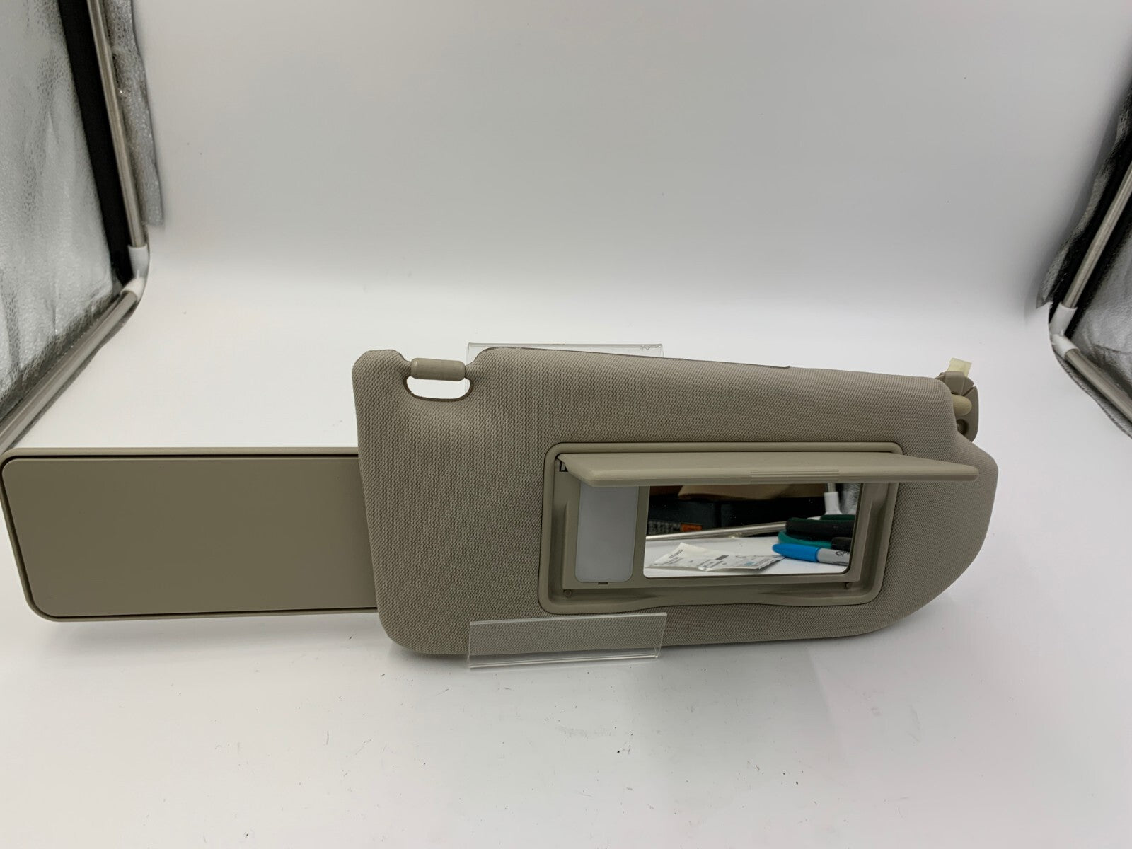 2007-2008 Infiniti G35 Passenger Sun Visor Gray Illuminated OEM C03B22026