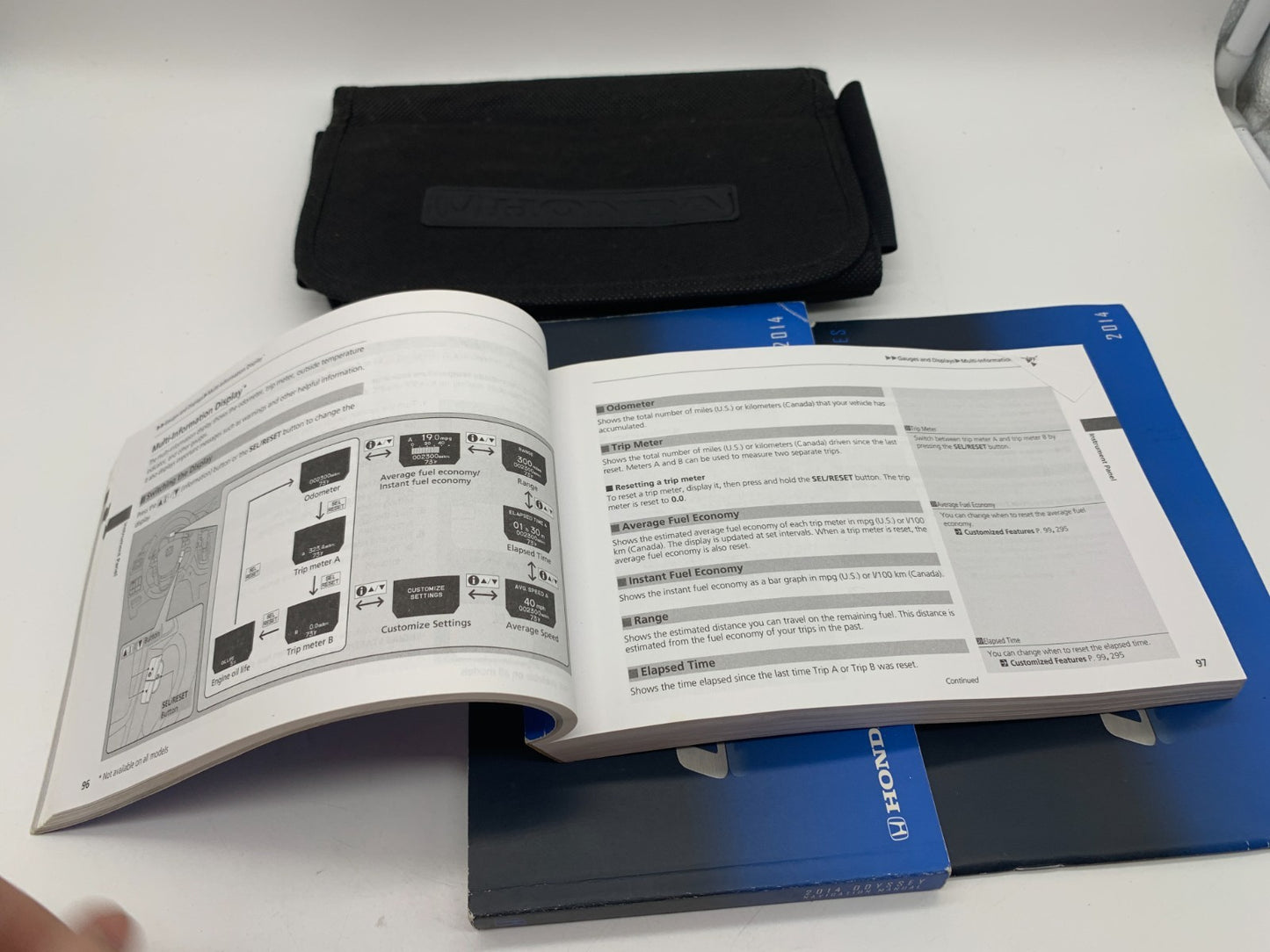 2014 Honda Odyssey Owners Manual Set with Case OEM D03B43001