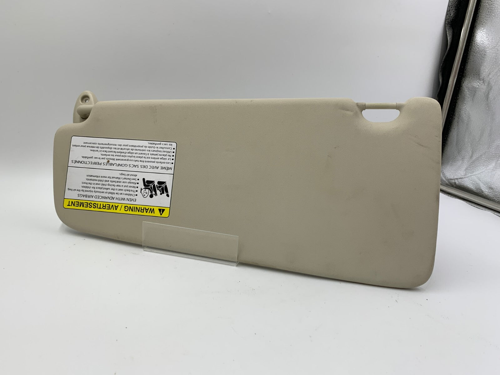 2013-2015 Land Rover LR2 Passenger Sun Visor Sunvisor Gray Illuminated C04B61009