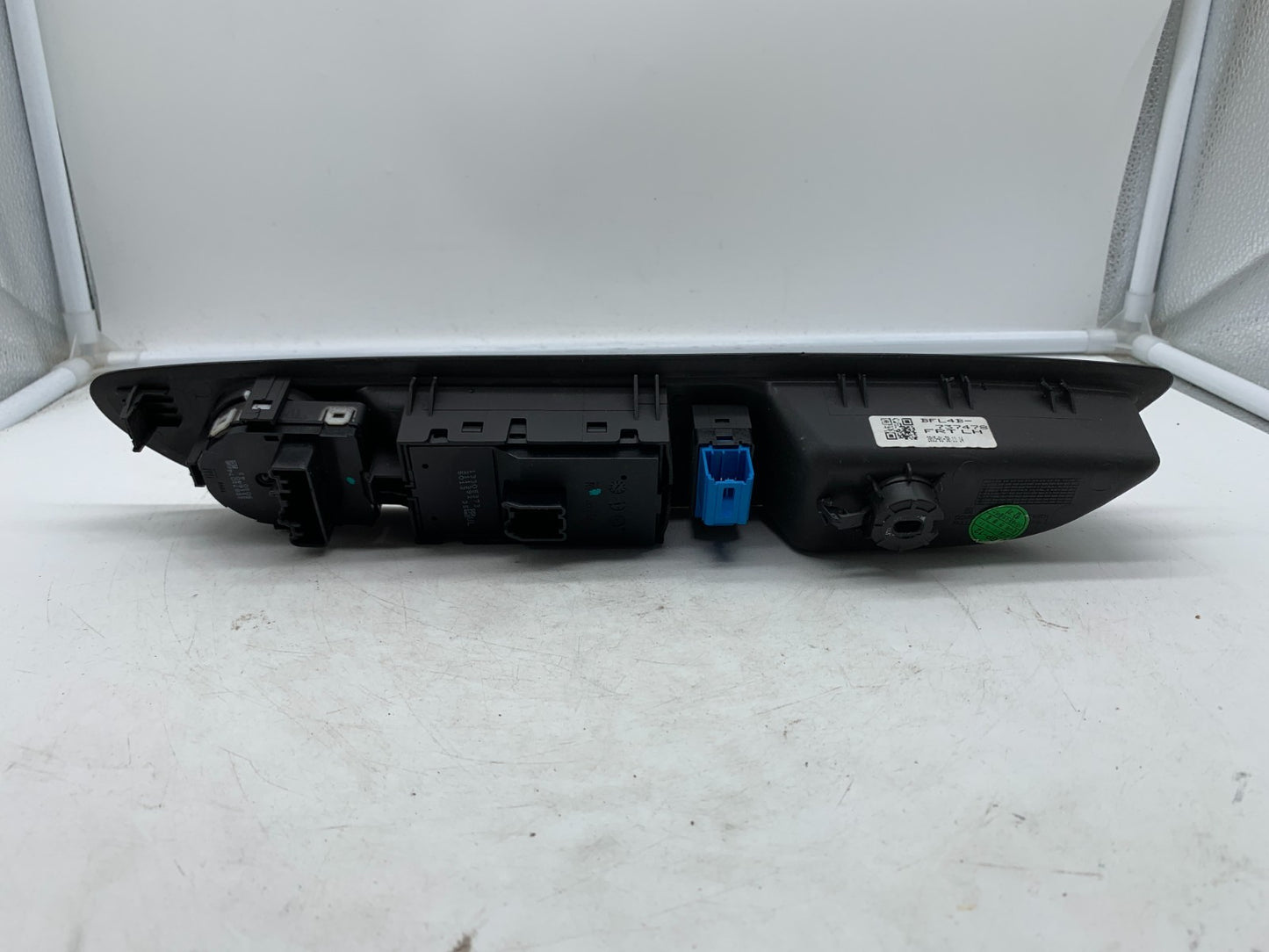 2013-2016 Buick Encore Master Power Window Switch OEM B03B08006