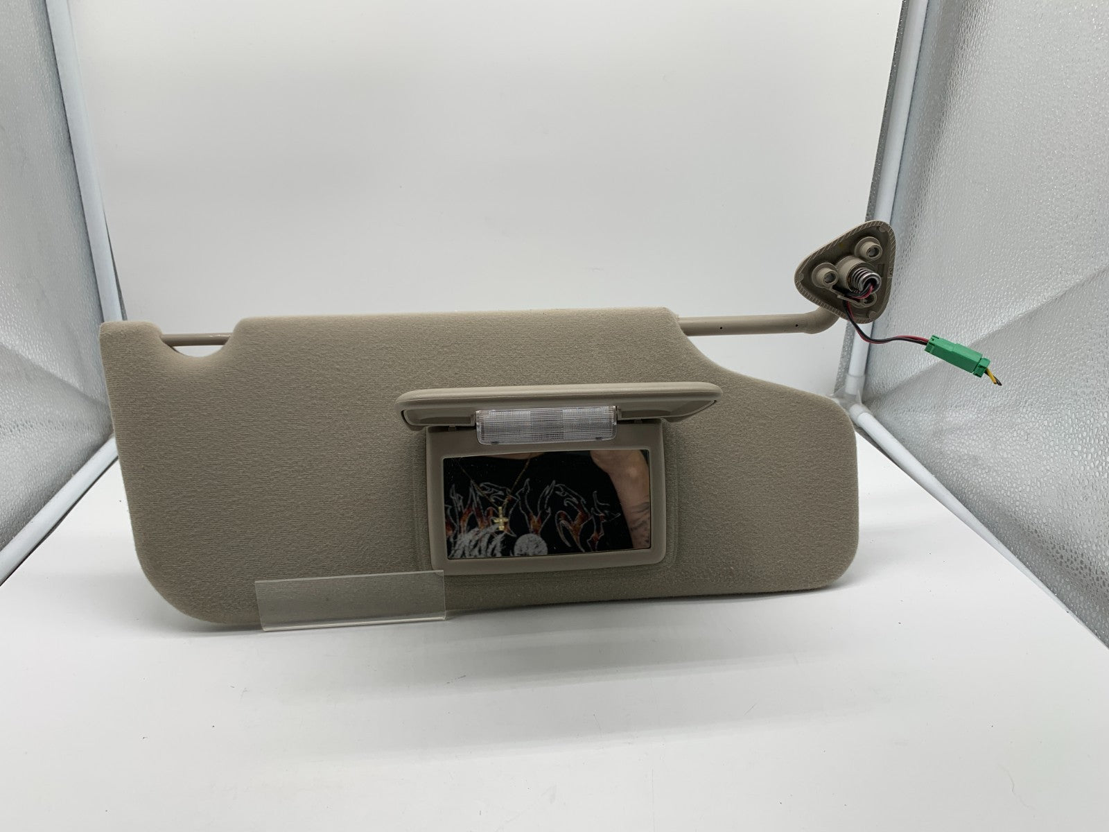2008-2009 Ford Taurus Passenger Sun Visor Gray Illuminated OEM B03B16095
