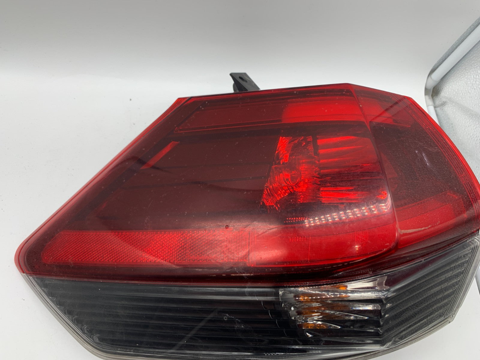 2017-2019 Nissan Rogue Driver Side Tail Light Taillight OEM D01B04065