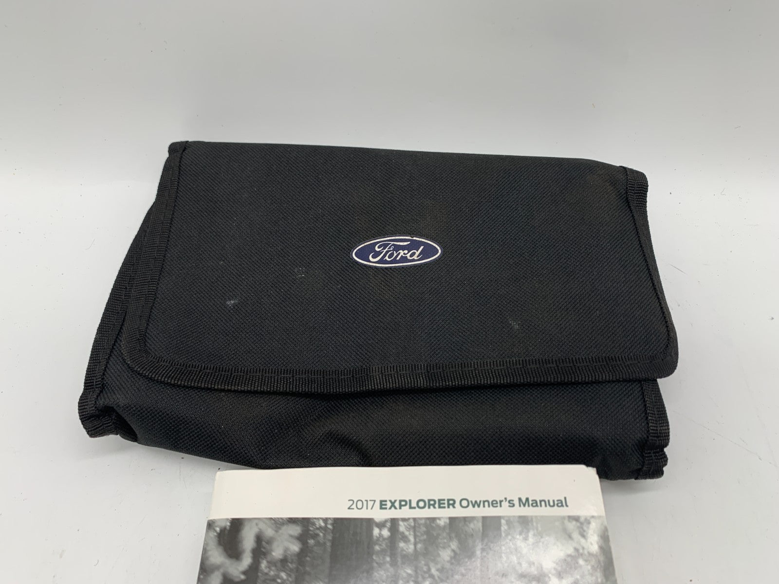 2017 Ford Explorer Owners Manual Set with Case OEM D01B11006