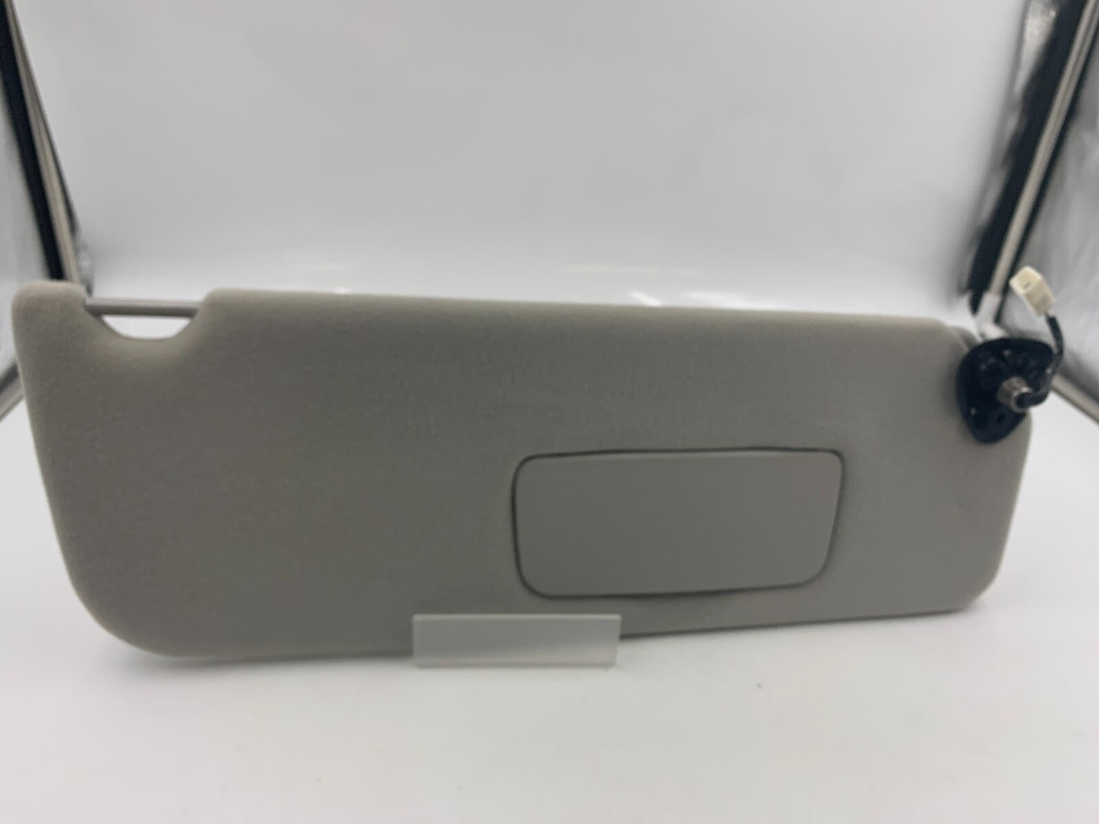 2005-2010 Toyota Sienna Passenger Sun Visor Gray Illuminated OEM B03B42046