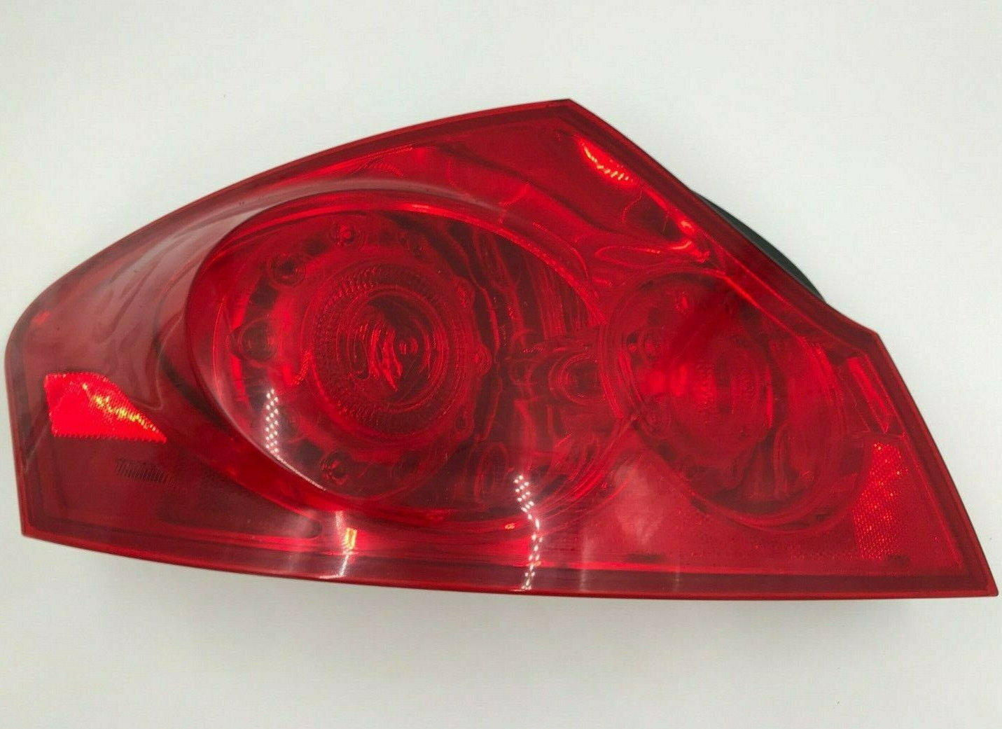 2007-2008 Infiniti G35 Driver Side Tail Light Taillight OEM C01B38081