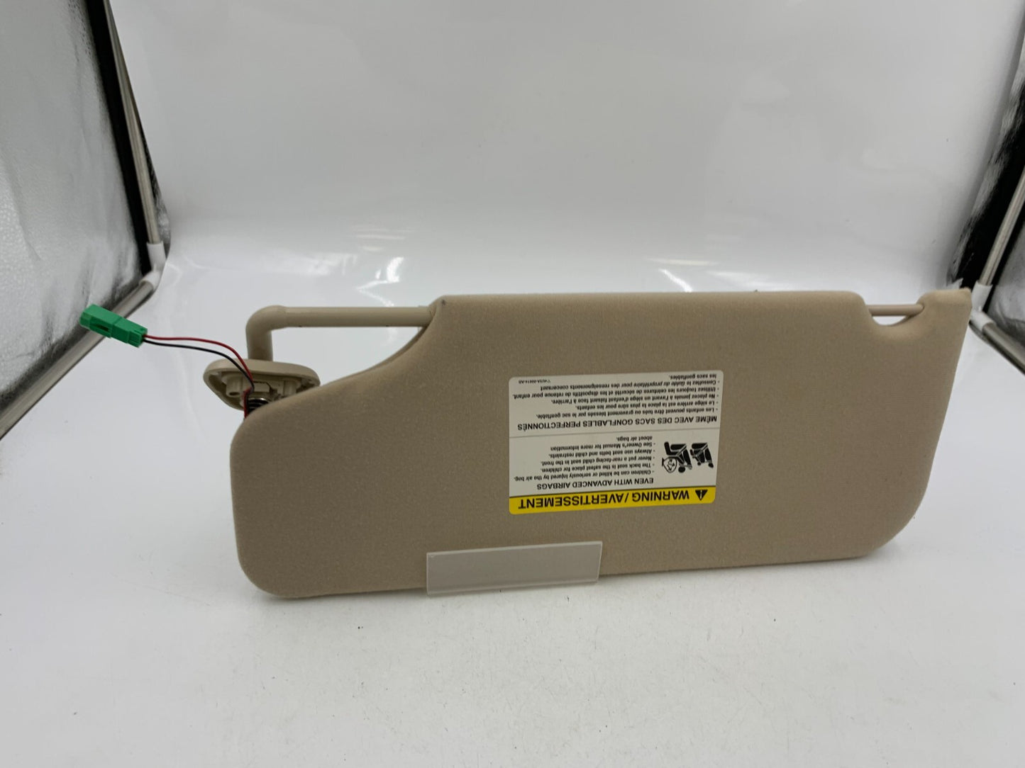 2006 Mercury Montego Passenger Sun Visor Beige Illuminated OEM B01B53004