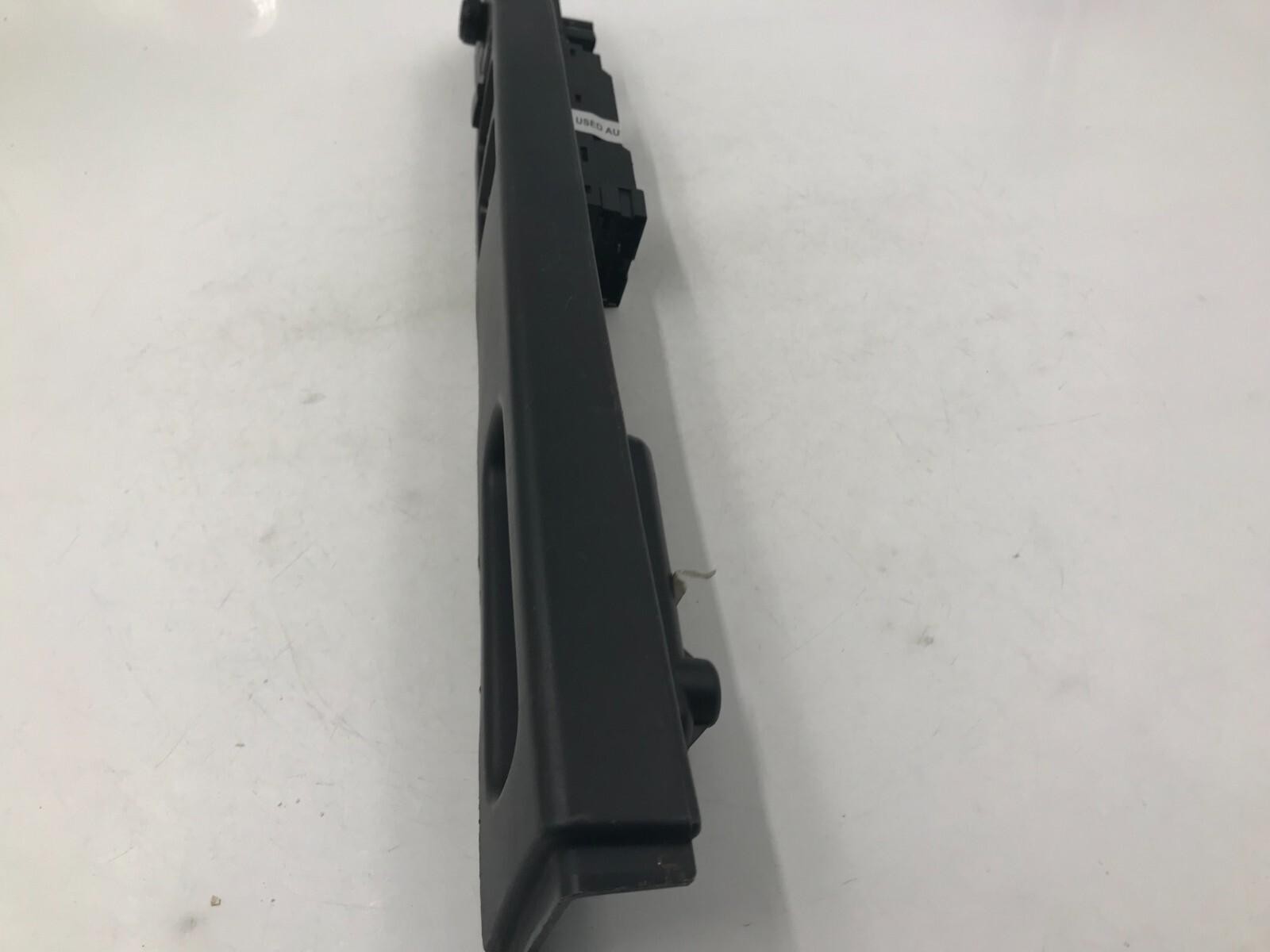 2000-2004 Nissan XTerra Master Power Window Switch OEM D02B51044