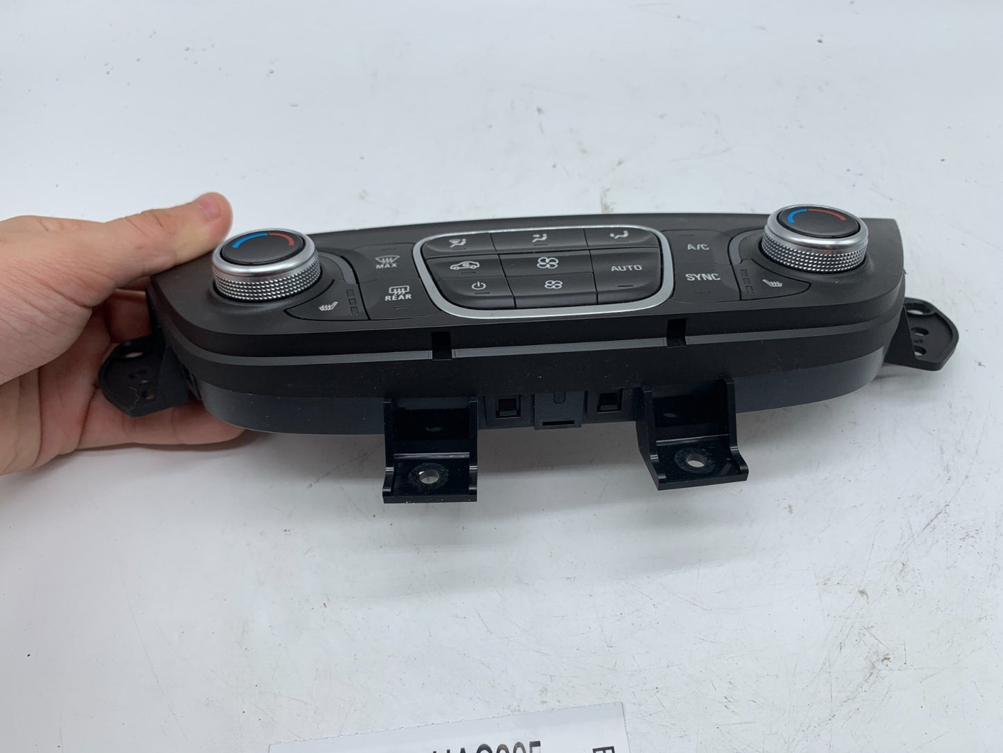 2018 Chevrolet Equinox AC Heater Climate Control Unit OEM C02B50015