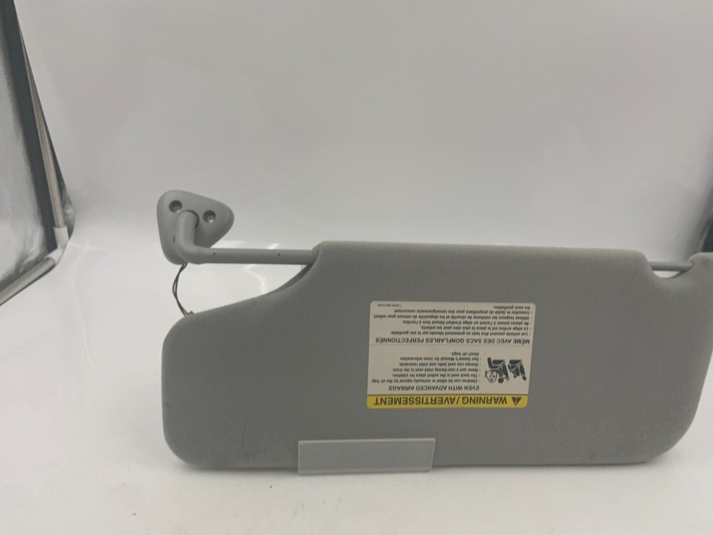2005-2007 Ford Freestyle Passenger Sun Visor Gray Illuminated OEM D01B68004