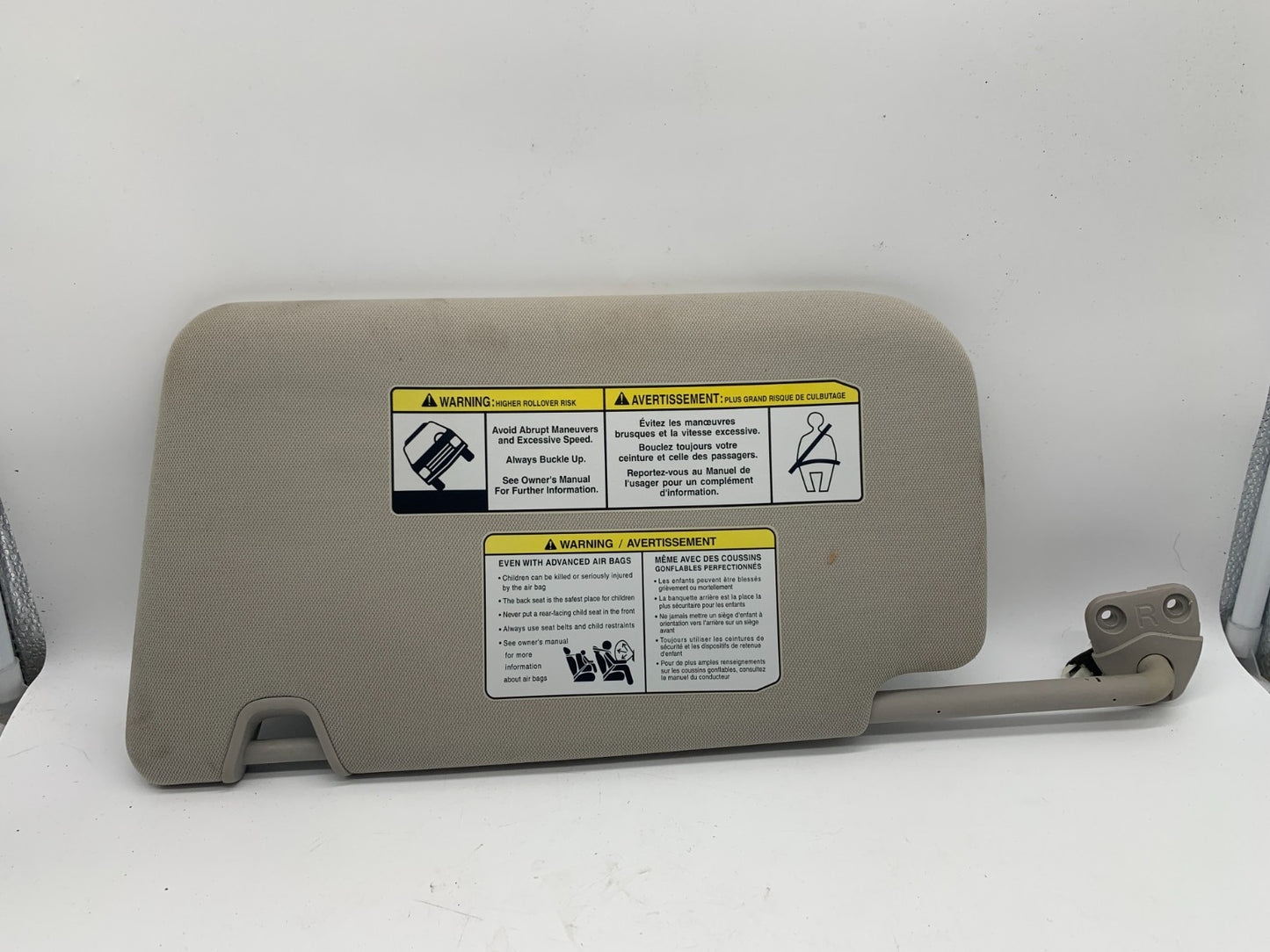 2014-2017 Nissan Rogue Passenger Sun Visor Gray Illuminated OEM A02B51078