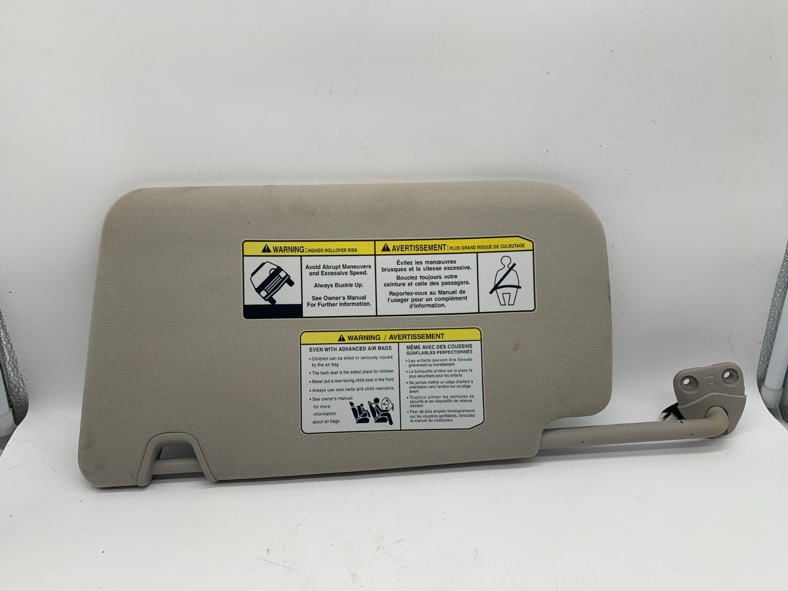 2014-2017 Nissan Rogue Passenger Sun Visor Gray Illuminated OEM A02B51078