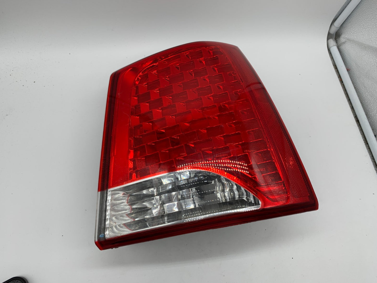 2011-2013 Kia Sorento Passenger Tail Light Taillight OEM D02B67002