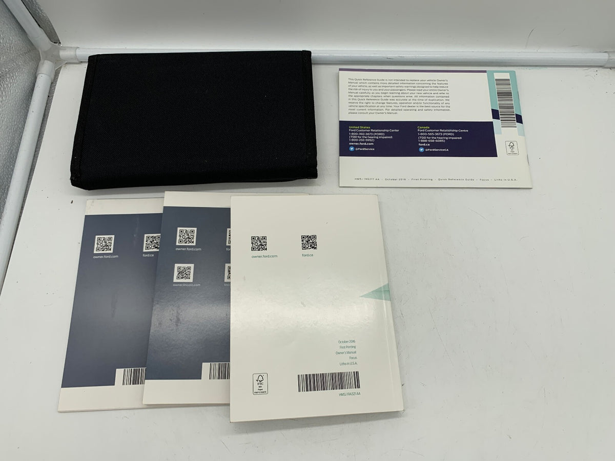 2017 Ford Focus Owners Manual Set with Case OEM R01B32008