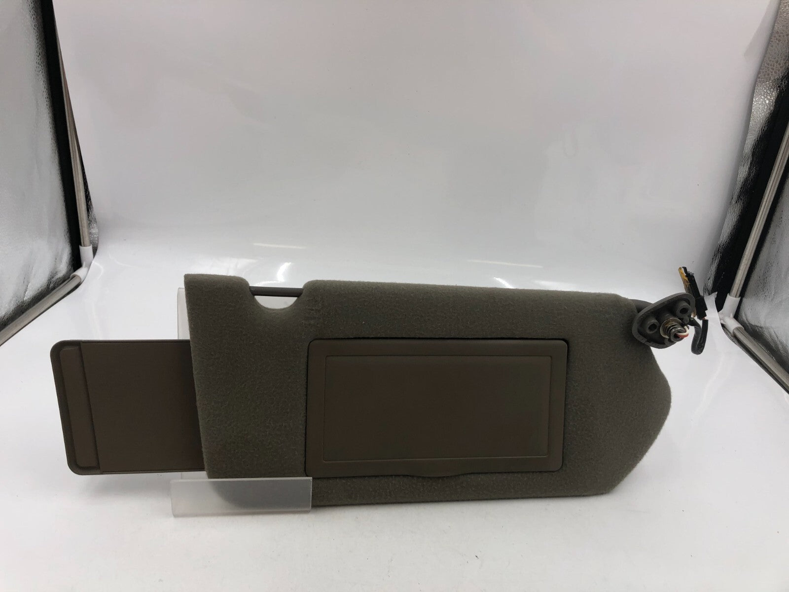 2000-2005 Chevrolet Impala Passenger Sun Visor Gray Illuminated OEM E01B18034