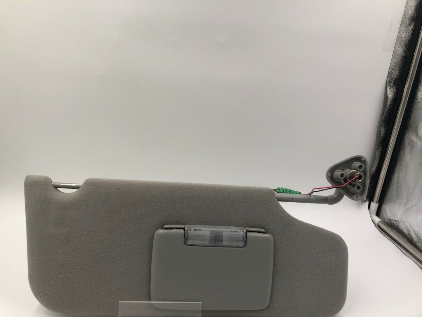 2005-2007 Ford Freestyle Passenger Sun Visor Illuminated Gray OEM B04B31030