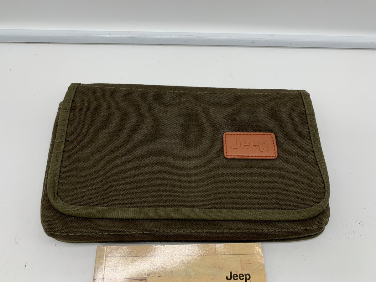 2014 Jeep Cherokee Owners Manual Set with Case OEM R01B12026