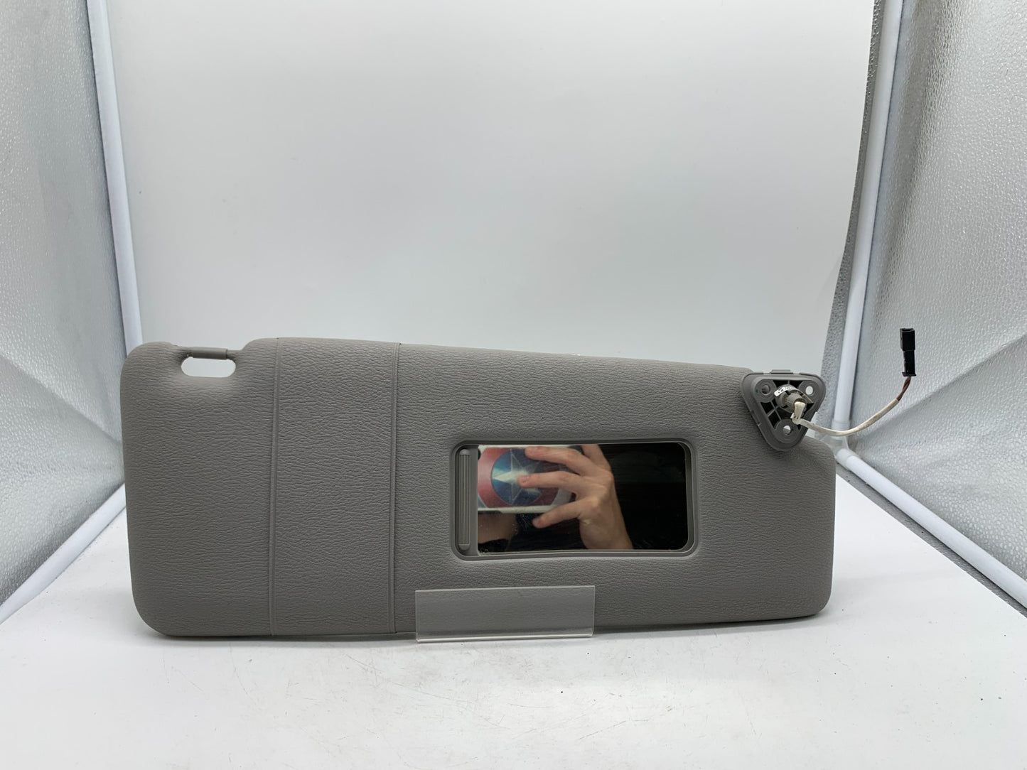 2007-2010 BMW X3 Passenger Sun Visor Gray Illuminated OEM A02B51010