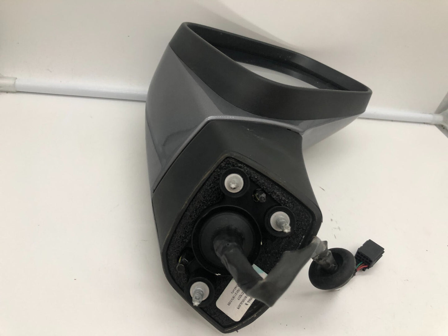 2017-2020 Chevrolet Trax Passenger Side View Power Door Mirror Gray OEM