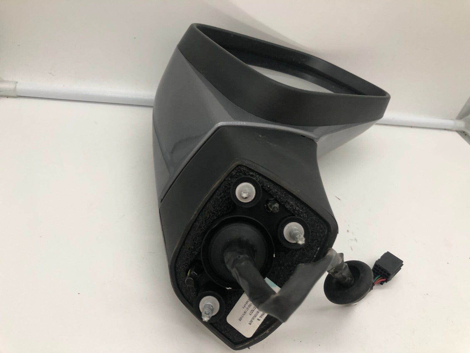2017-2020 Chevrolet Trax Passenger Side View Power Door Mirror Gray OEM