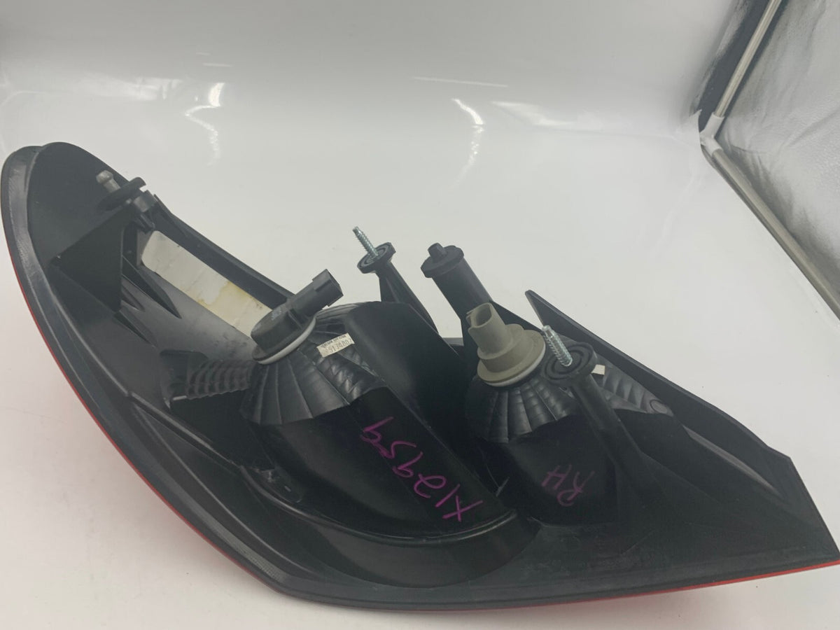 2007-2008 Chrysler Sebring Passenger Side Tail Light Taillight OEM A04B24081