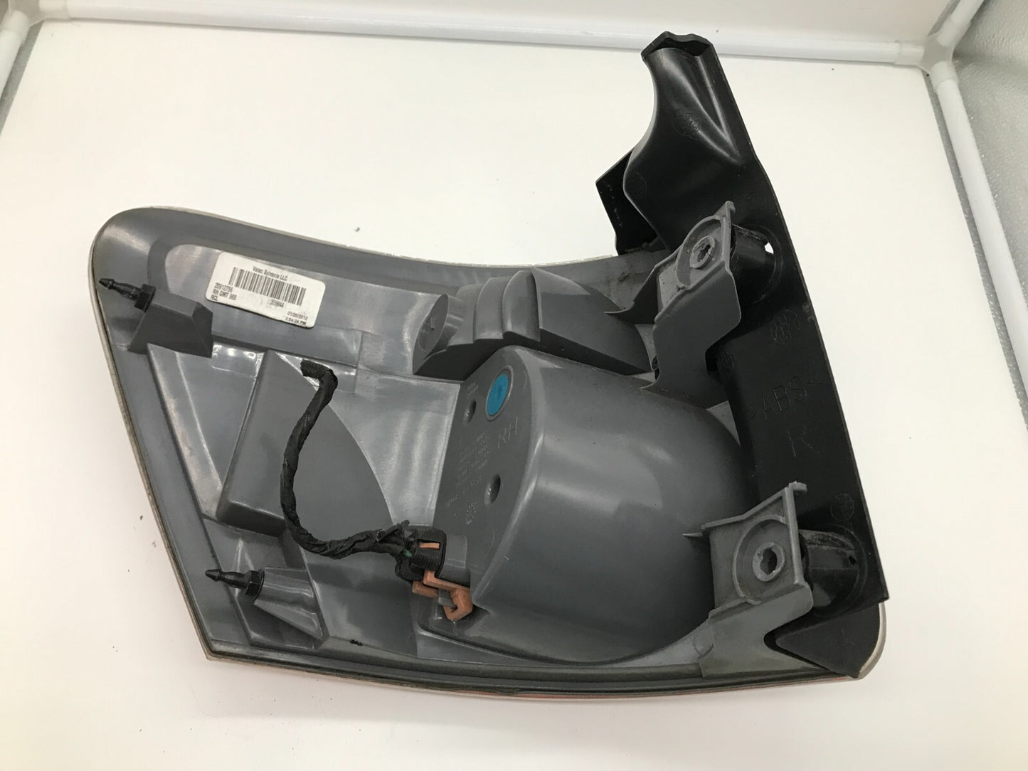 2010-2017 GMC Terrain Passenger Side Tail Light Taillight OEM C03B63002