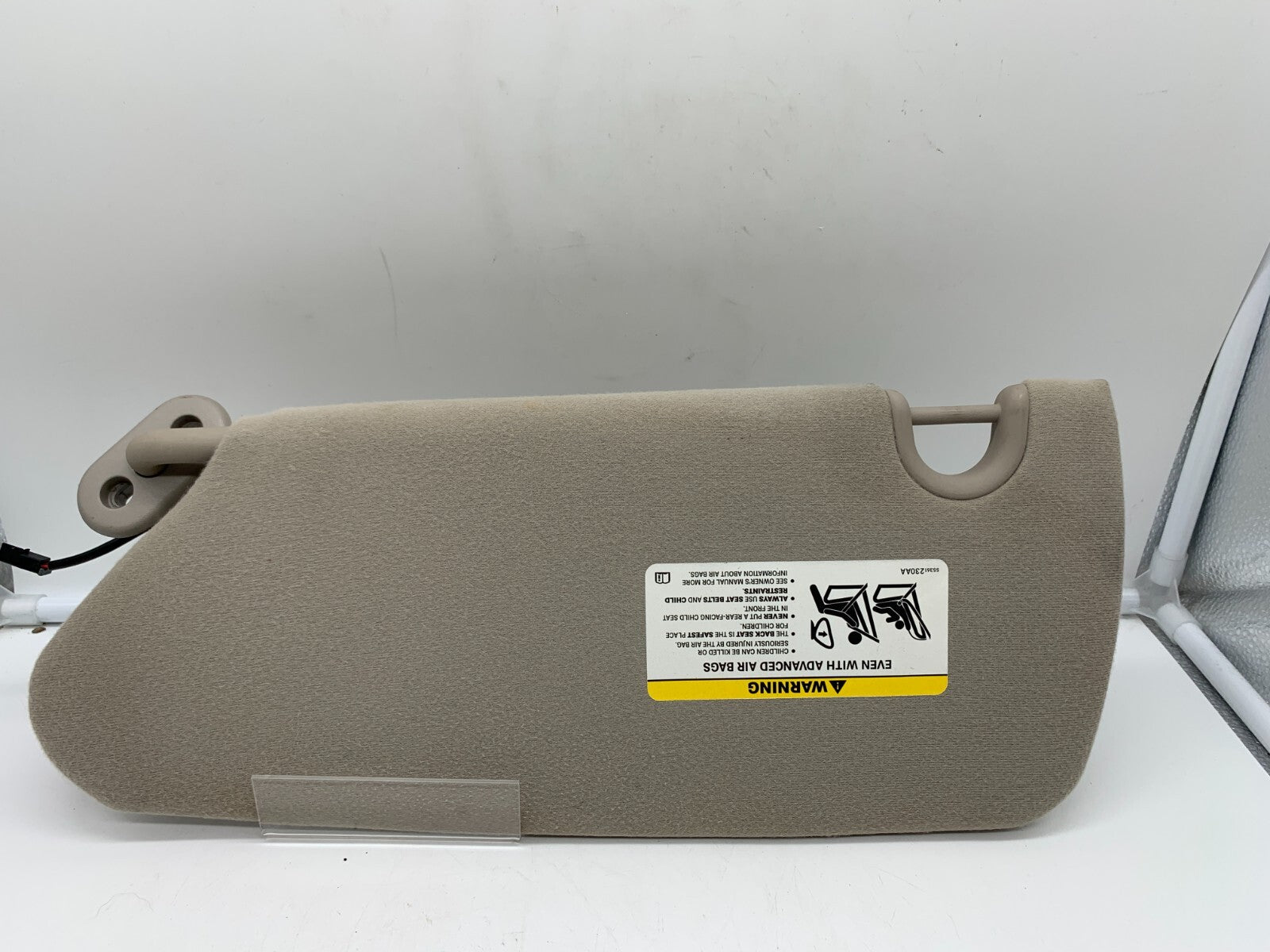 2004-2006 Chrysler Pacifica Passenger Sun Visor Illuminated OEM E02B64006