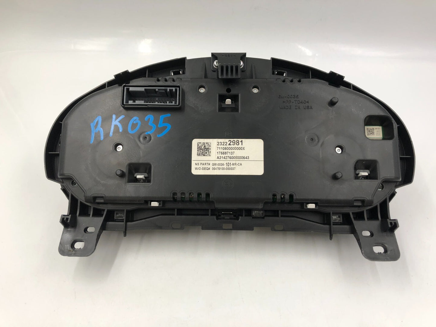 2015 Buick Regal Speedometer Instrument Cluster 91,011 Miles OEM A04B22004