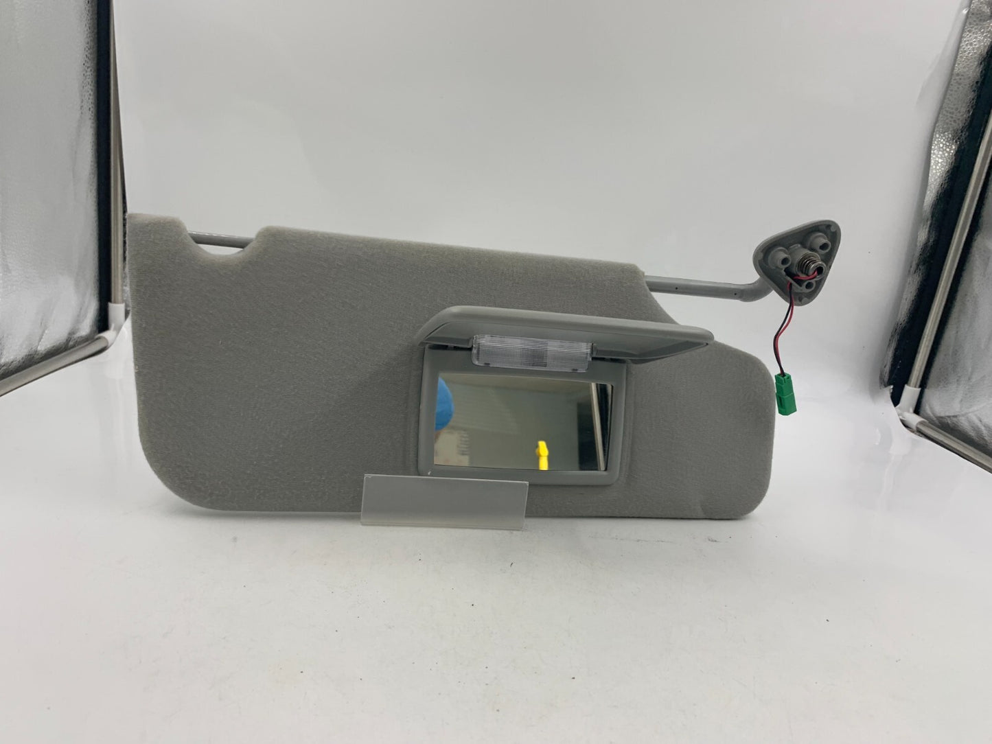 2008-2009 Mercury Sable Passenger Sun Visor Sunvisor Gray Illuminated D01B09008
