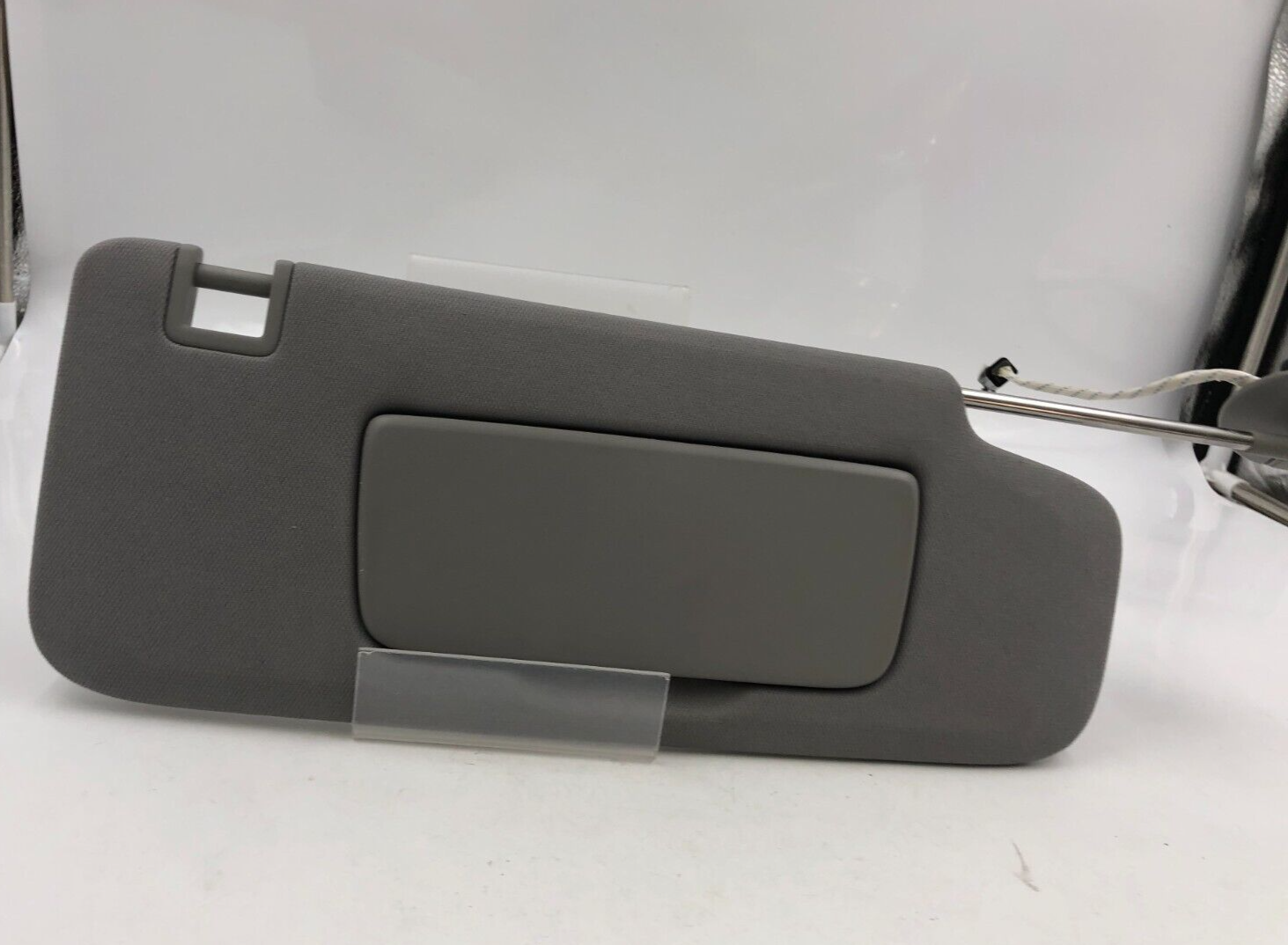 2019-2020 Chevrolet Equinox Passenger Sun Visor Gray Illuminated OEM C01B22062