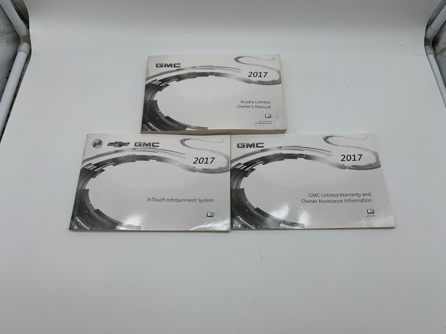 2017 GMC Acadia Owners Manual Set OEM C03B49011
