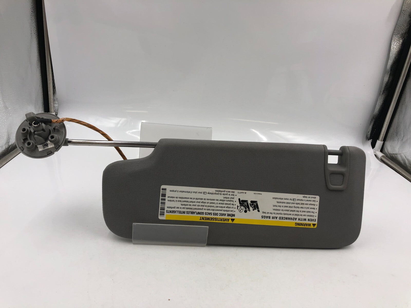 2016-2023 Chevrolet Malibu Passenger Sun Visor Illuminated OEM A01B32052