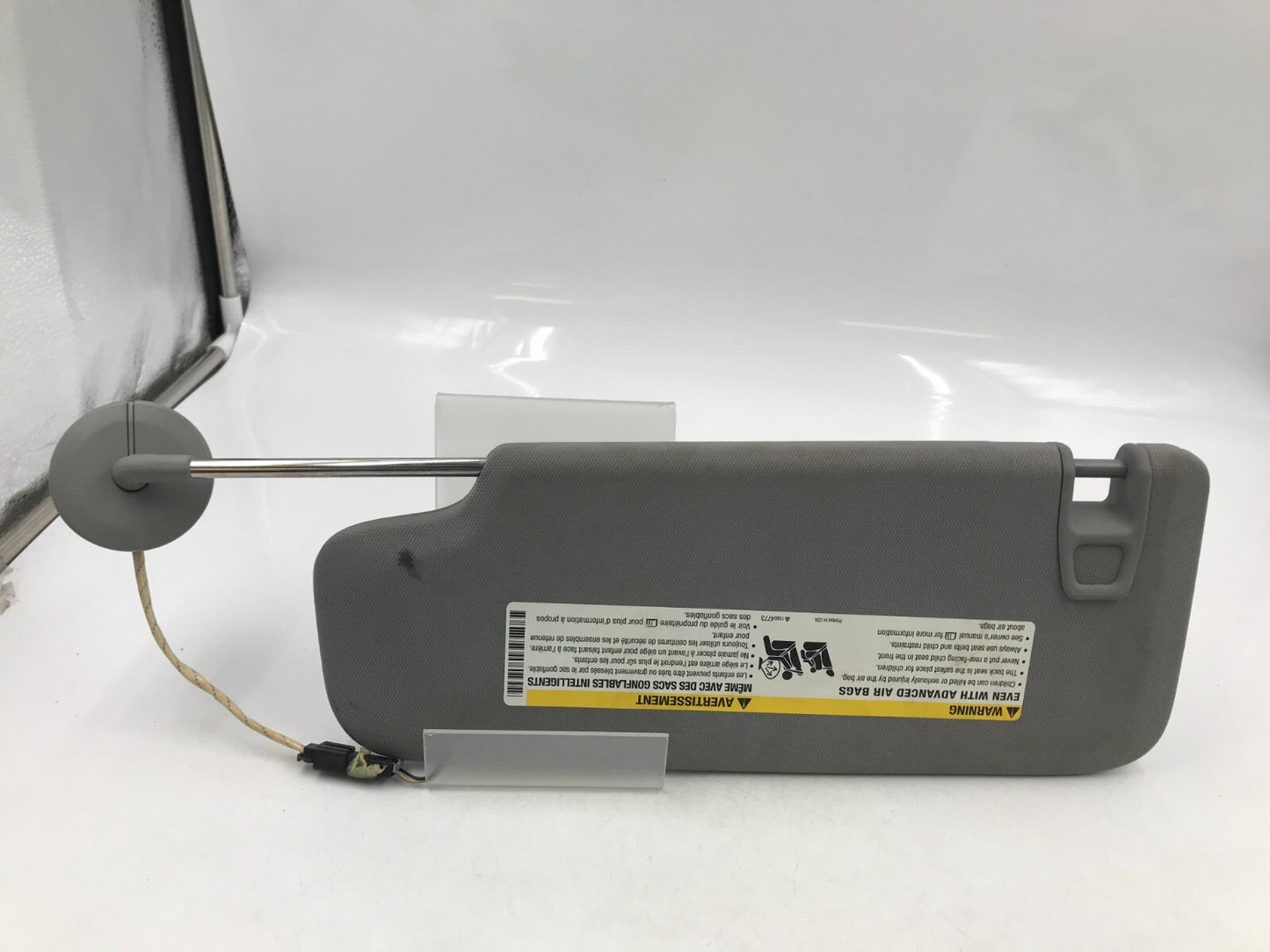 2016-2023 Chevrolet Malibu Passenger Sun Visor Gray Illuminated OEM D04B58005